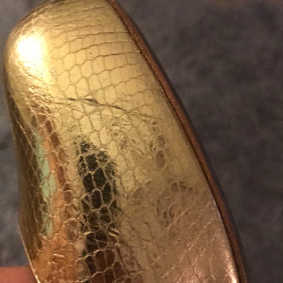 Authentic D&G gold metallic heels. Size 37.5 - Picture 5 of 8